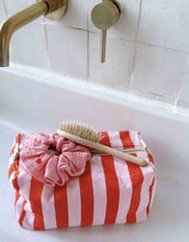 Laden Sie das Bild in den Galerie-Viewer, Kulturtasche Vic I Candy Pink/Tomato
