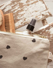 Laden Sie das Bild in den Galerie-Viewer, Pouch Lili I Heart Sand
