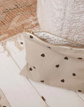 Laden Sie das Bild in den Galerie-Viewer, Pouch Lili I Heart Sand
