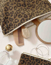 Laden Sie das Bild in den Galerie-Viewer, Pouch Lili I Graou Olive
