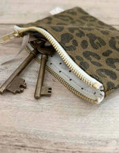 Laden Sie das Bild in den Galerie-Viewer, Purse Marie I Graou Olive
