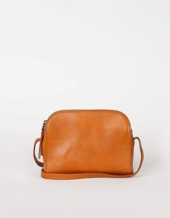 Emily w Leather Strap I Cognac Stromboli