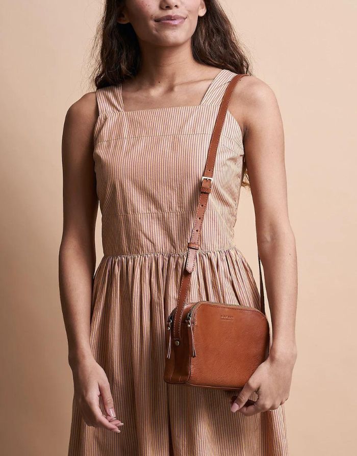 Emily w Leather Strap I Cognac Stromboli