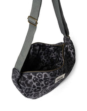 Laden Sie das Bild in den Galerie-Viewer, Tasche Fanny Pack Puffy I Antra Leopard
