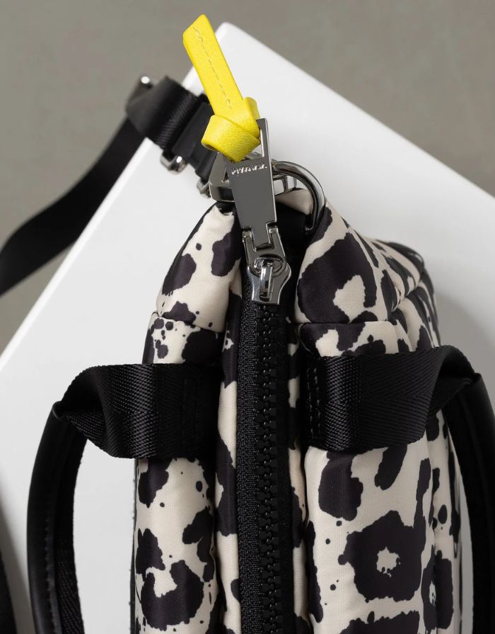 Padded Tote Bag Mini I Leo Splashes Black/Sand