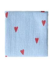 Laden Sie das Bild in den Galerie-Viewer, Musselin Swaddle 70x70cm I Light Blue Hearts
