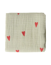 Laden Sie das Bild in den Galerie-Viewer, Musselin Swaddle 70x70cm I Sage Green Hearts
