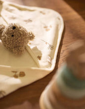 Laden Sie das Bild in den Galerie-Viewer, Rassel I Teddy Bear Olive Green
