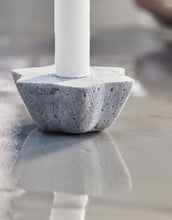 Laden Sie das Bild in den Galerie-Viewer, Kerzenhalter Mold Little Star I Grau
