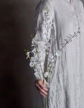 Laden Sie das Bild in den Galerie-Viewer, Kunstblume Orchid Stiel I Weiß
