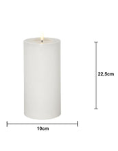Laden Sie das Bild in den Galerie-Viewer, Stumpenkerze LED Flamme Flow Big 22,5 cm Weiß von Star Trading, naturgetreue Flamme, warmweißes LED-Licht, Timerfunktion, batteriebetrieben, für Innenbereiche.
