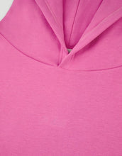 Laden Sie das Bild in den Galerie-Viewer, OH APRIL Hoodie Boyfriend Nostalgia Heart in Candy – oversized geschnittener Kapuzenpullover aus Baumwollmix mit Stickerei und Herzprint auf dem Rücken.
