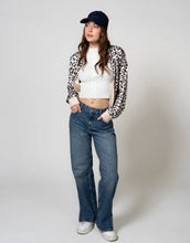 Laden Sie das Bild in den Galerie-Viewer, Bomber-Wendejacke Sal I Leo/Soft Beige

