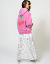 Laden Sie das Bild in den Galerie-Viewer, Boyfriend Hoodie Cherish I Fuchsia Acid
