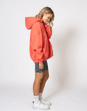 Laden Sie das Bild in den Galerie-Viewer, Boyfriend Hoodie I Coral

