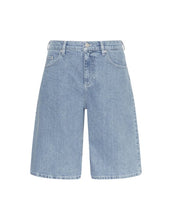 Laden Sie das Bild in den Galerie-Viewer, Denim Shorts Elida Ada I Light Blue Wash
