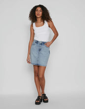 Laden Sie das Bild in den Galerie-Viewer, Jeansrock Vikaja I Light Blue Denim
