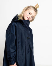 Laden Sie das Bild in den Galerie-Viewer, Raincoat Kids I Solid Navy
