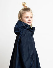Laden Sie das Bild in den Galerie-Viewer, Raincoat Kids I Solid Navy
