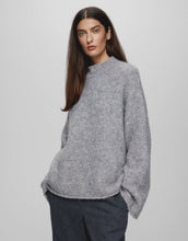Laden Sie das Bild in den Galerie-Viewer, Pullover Bathilda Erica I Light Grey Melange

