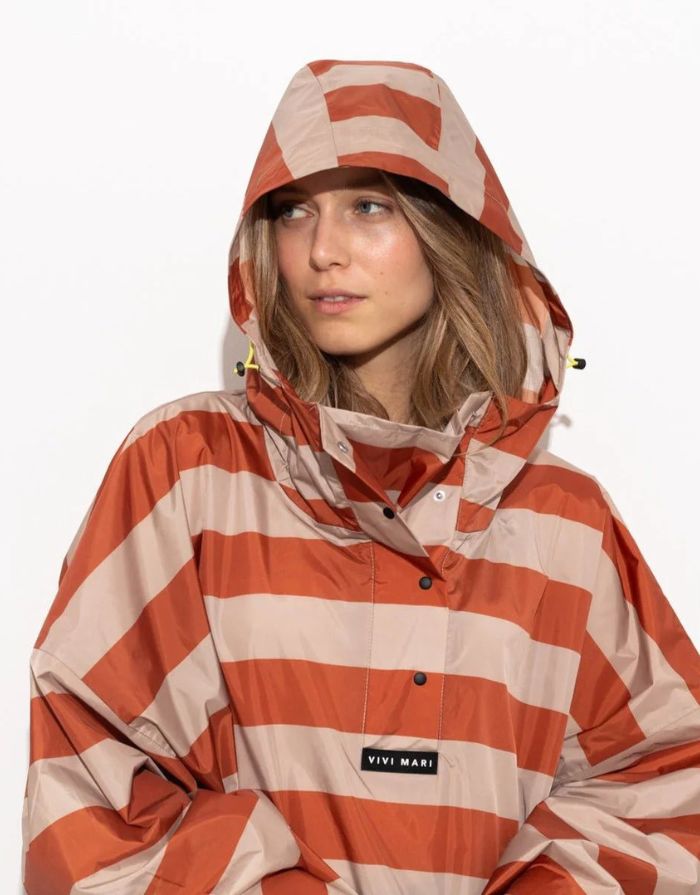 Raincoat I Bold Stripes Cinnamon / Latte