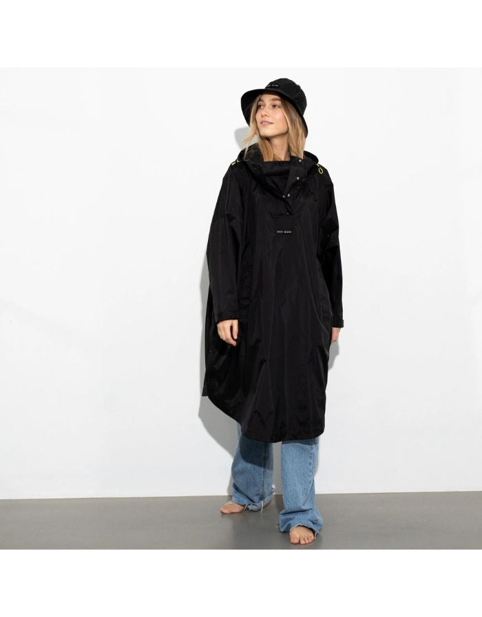 Raincoat I Solid Black