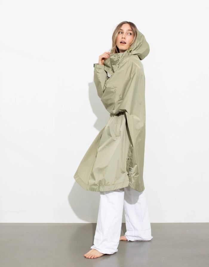 Raincoat I Solid Pale Olive