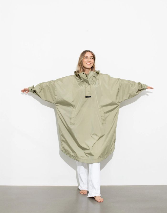 Raincoat I Solid Pale Olive