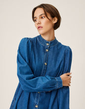 Laden Sie das Bild in den Galerie-Viewer, Shirtkleid Shayla Jeans I Mid Blue
