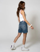 Laden Sie das Bild in den Galerie-Viewer, Denim Shorts Toum I Mid Blue
