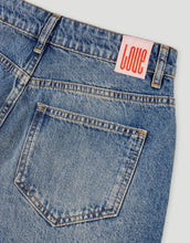 Laden Sie das Bild in den Galerie-Viewer, Denim Shorts Toum I Mid Blue

