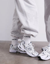 Laden Sie das Bild in den Galerie-Viewer, Socken I Auntie
