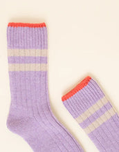 Laden Sie das Bild in den Galerie-Viewer, Popeia Stricksocken Wolle I Lila
