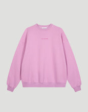 Laden Sie das Bild in den Galerie-Viewer, Oversize Sweater Positive I Bright Lilac
