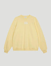 Laden Sie das Bild in den Galerie-Viewer, Oversized Sweater Waves I Pastell Yellow
