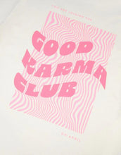 Laden Sie das Bild in den Galerie-Viewer, Boyfriend T-Shirt Good Karma Club I White/Blush
