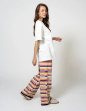 Laden Sie das Bild in den Galerie-Viewer, Boyfriend T-Shirt Summer Party Stripe I Pearl
