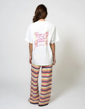 Laden Sie das Bild in den Galerie-Viewer, Boyfriend T-Shirt Summer Party Stripe I Pearl
