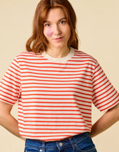 Laden Sie das Bild in den Galerie-Viewer, T-Shirt Gestreift I Rot/Off-White
