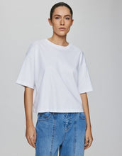 Laden Sie das Bild in den Galerie-Viewer, T-Shirt Moa Melea I Bright White
