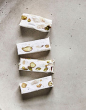 Laden Sie das Bild in den Galerie-Viewer, Soft Nougat I Almond &amp; Pistachios
