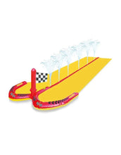 Laden Sie das Bild in den Galerie-Viewer, Aufblasbare Wasserrutsche Racing von Swim Essentials mit 5,5 m Länge und Wassersprinklern – Gartenspielzeug für Kinder ab 3 Jahren.
