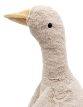 Laden Sie das Bild in den Galerie-Viewer, Stofftier Gans I Grau
