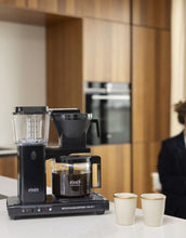 Laden Sie das Bild in den Galerie-Viewer, Filterkaffeemaschine KBG Select I Black
