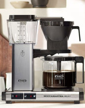 Laden Sie das Bild in den Galerie-Viewer, Filterkaffeemaschine KBG Select I Brushed
