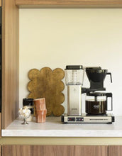Laden Sie das Bild in den Galerie-Viewer, Filterkaffeemaschine KBG Select I Brushed
