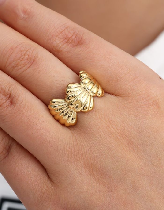 Ring Three Shells I Gold