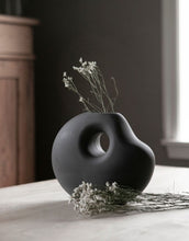 Laden Sie das Bild in den Galerie-Viewer, Vase Lunden I Dark Grey
