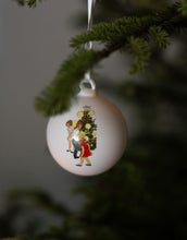 Laden Sie das Bild in den Galerie-Viewer, Weihnachtsbaumkugeln Barnen Bullerbü I Chapter 3
