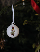 Laden Sie das Bild in den Galerie-Viewer, Weihnachtsbaumkugeln Barnen Bullerbü I Chapter 3

